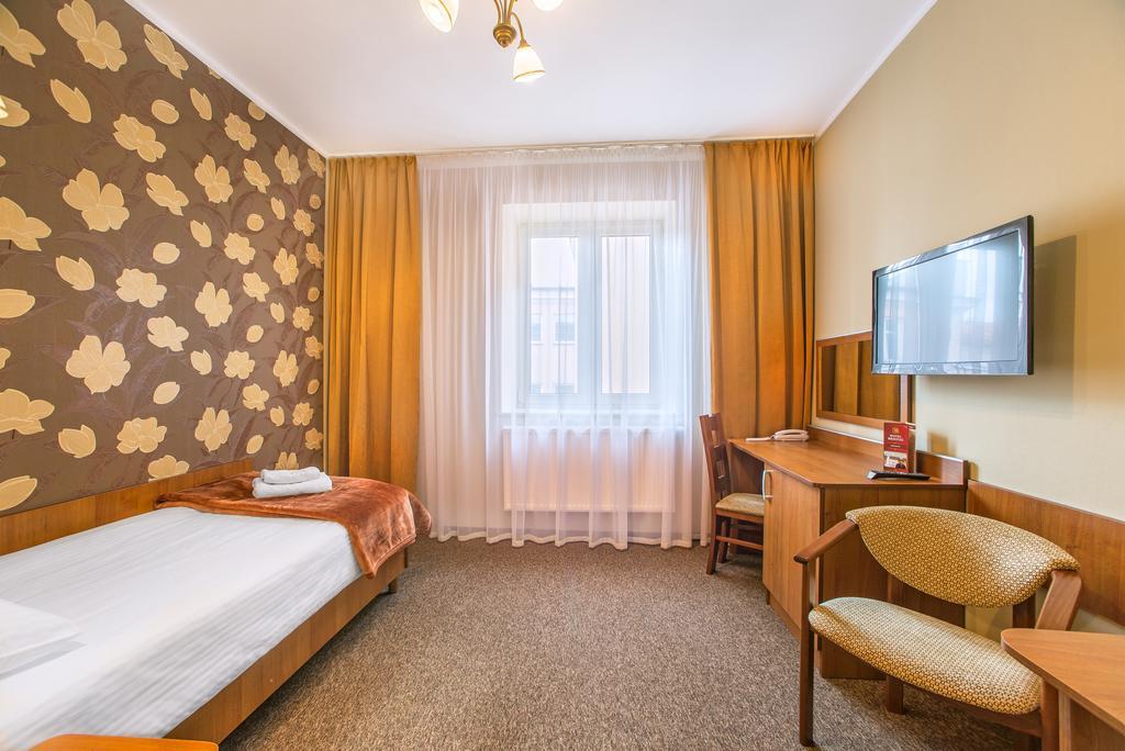Hotel Bristol Kielce Room photo